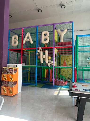 Parque de juegos colorido de Yupilandia